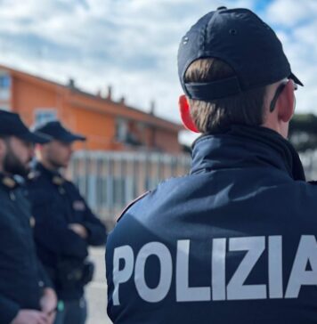 Due violenti colpi nella stessa notte ai danni di passanti e turisti: scattano i domiciliari con braccialetto elettronico per la banda attiva al Pigneto