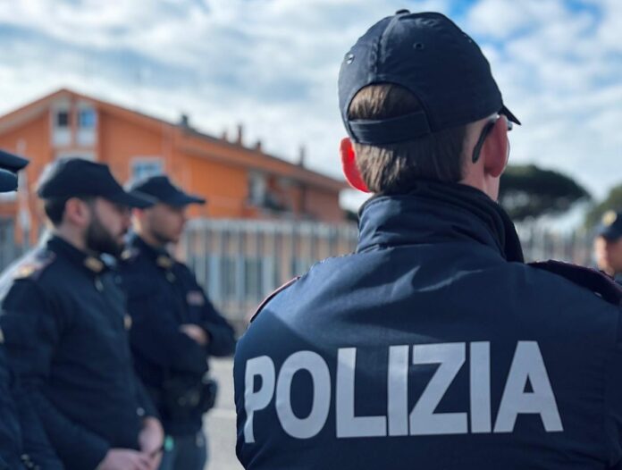 Due violenti colpi nella stessa notte ai danni di passanti e turisti: scattano i domiciliari con braccialetto elettronico per la banda attiva al Pigneto