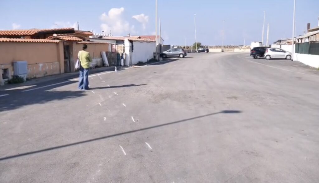 Incidente mortale a Ostia, perde il controllo della moto e si schianta contro un muro (VIDEO) 1 Incidente mortale a Ostia, perde il controllo della moto e si schianta contro un muro (VIDEO) 1
