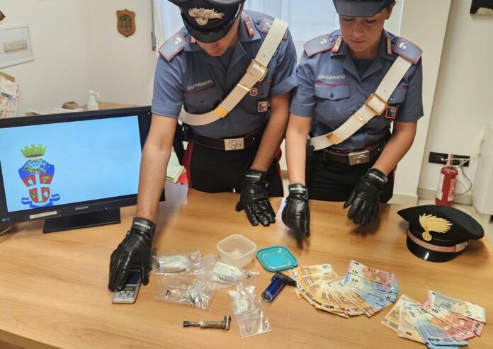 Servizi di osservazione e perquisizioni dei Carabinieri: scattano i domiciliari per l'attività di spaccio a Sacrofano