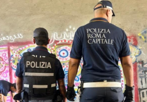 Blitz anti degrado a Monteverde: identificati alcuni senza dimora e rimossi dieci metri cubi di rifiuti 1 Blitz anti degrado a Monteverde: identificati alcuni senza dimora e rimossi dieci metri cubi di rifiuti 1